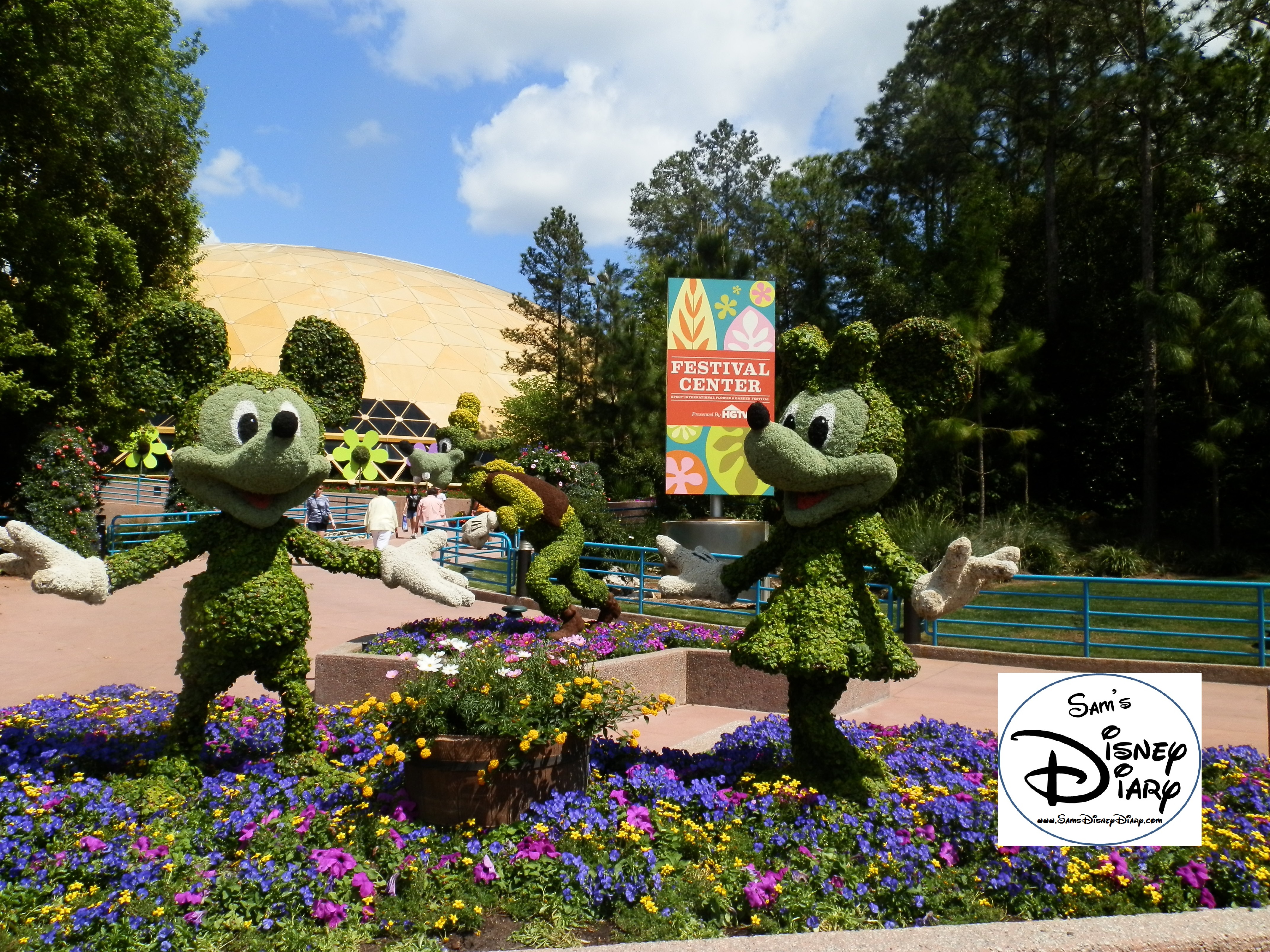 Mickey and minnie Topiaries near the Flower and Garden Festival Center - 2012