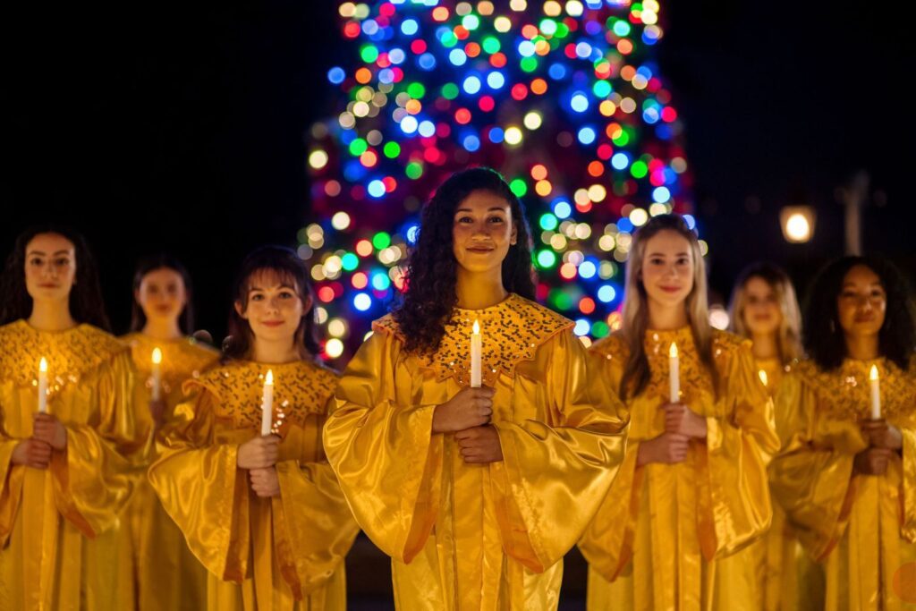 Epcot Festival of Holidays is back for 2022, with the Candlelight Professional starting November 25, 2022