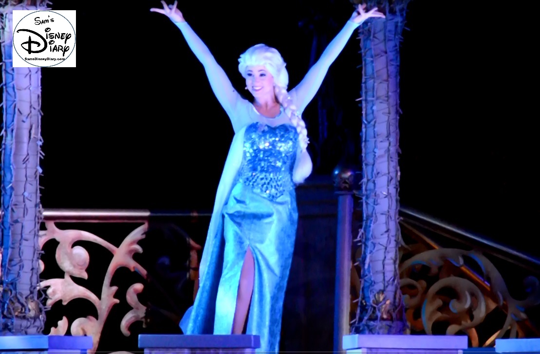 Sams Disney Diary #65 - Elsa in the process of freezing the castle - The Castle "Transforms" during the process in 2015