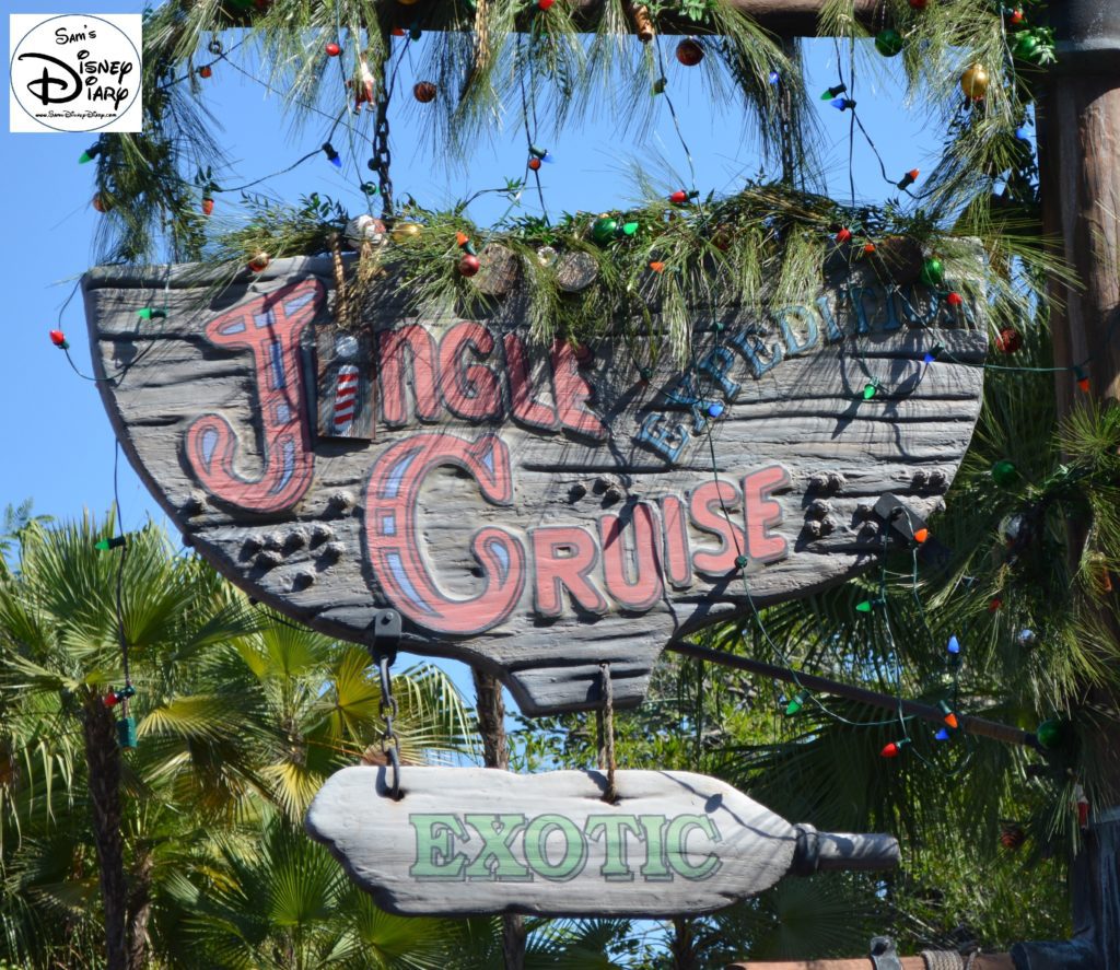 Sams Disney Diary Episode #66 - The Jingle Cruise - some lights, a few decorations and a single letter is all that's needed