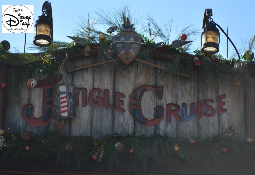 Sams Disney Diary Episode #66 - The Jingle Cruise - some lights, a few decorations and a single letter is all that's needed