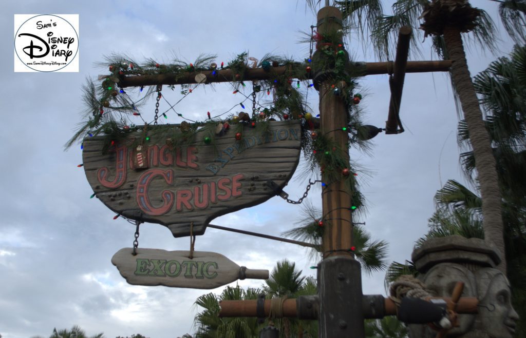 Sams Disney Diary Episode #66 - The Jingle Cruise - some lights, a few decorations and a single letter is all that's needed