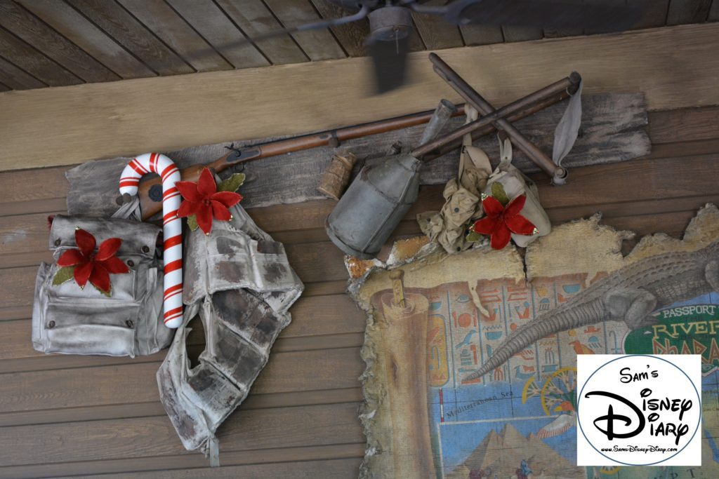 Sams Disney Diary Episode #66 - The Jingle Cruise - Queue Decorations