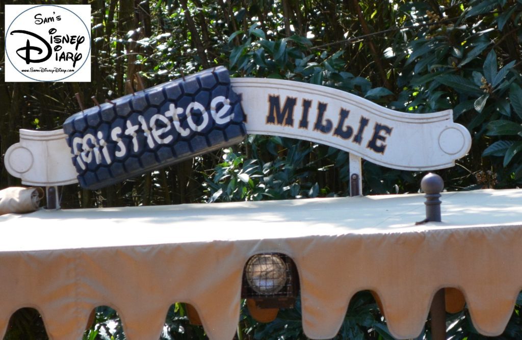 Sams Disney Diary Episode #66 - Each boat has a new name - Mistletoe Millie