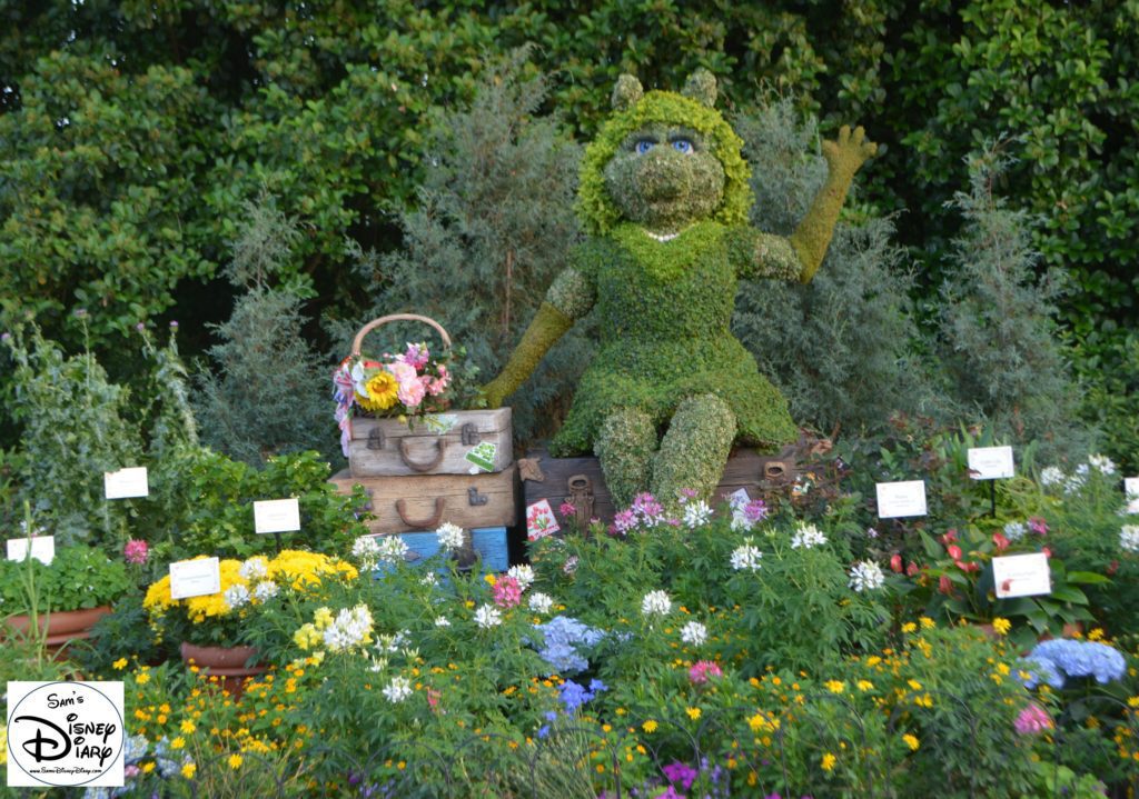 Epcot Flower and Garden Festival - Topiaries - Miss Piggy