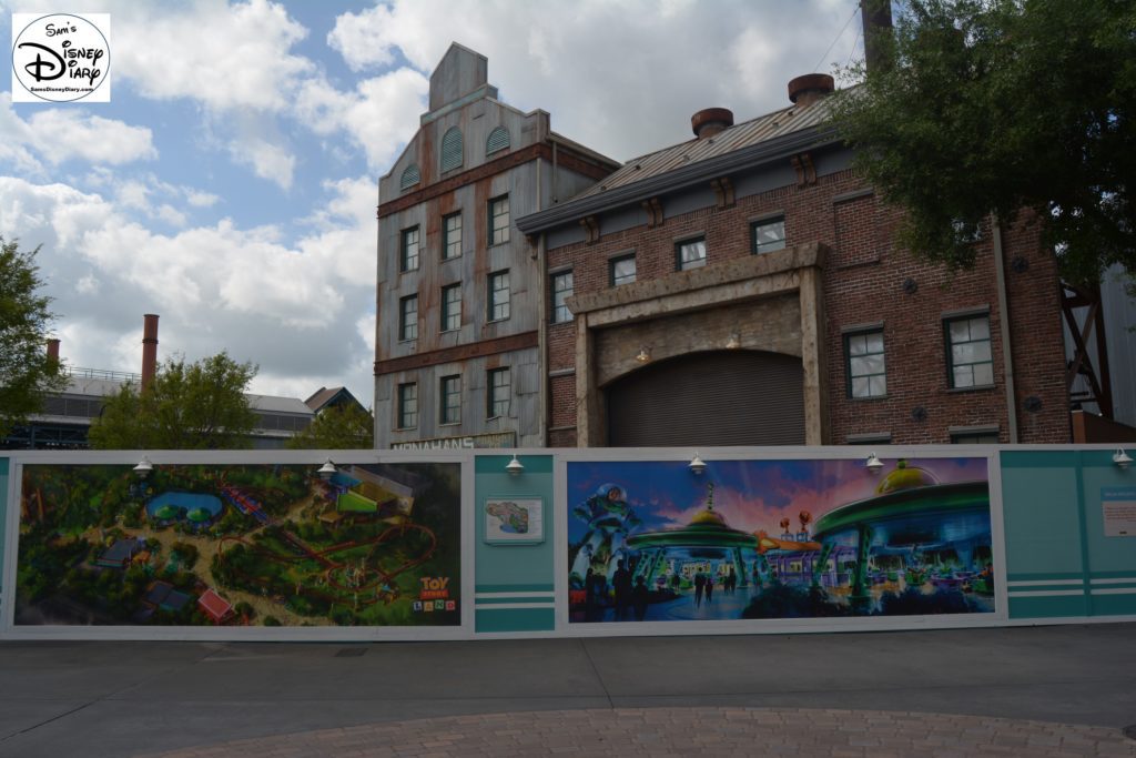 Construction Walls at the end of Pixar Place - Toy Storyland Concept Art