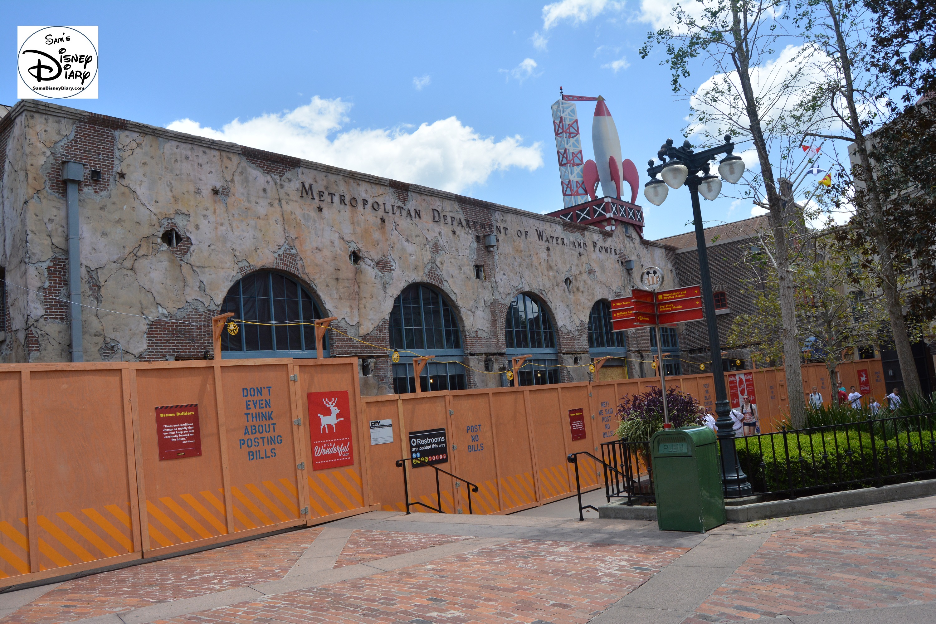 The former Pizza Planet behind walls