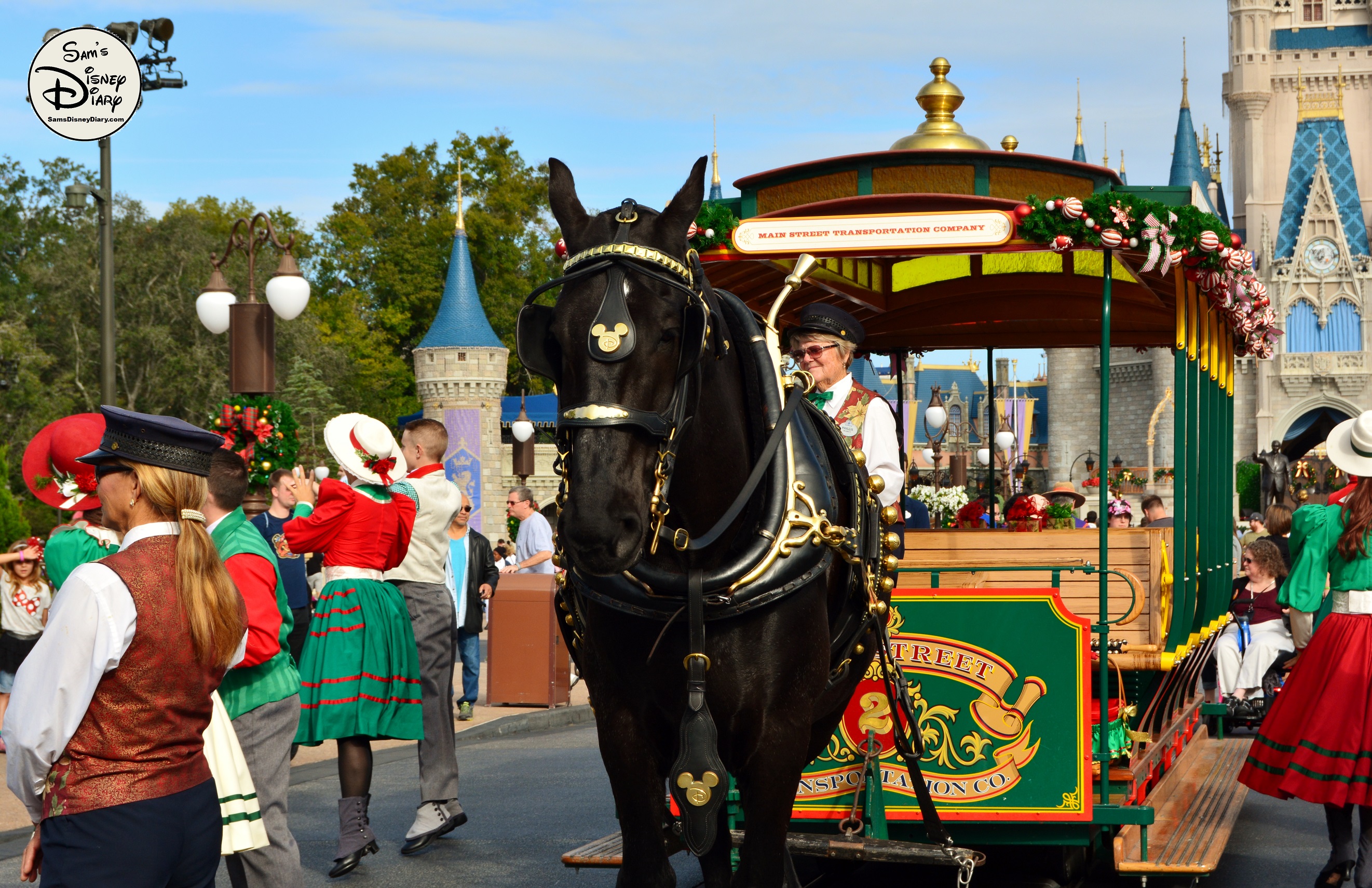 SamsDisneyDiary Episode 79: 12 Days of Christmas Day 4 - Main Street USA Holiday Trolley Show