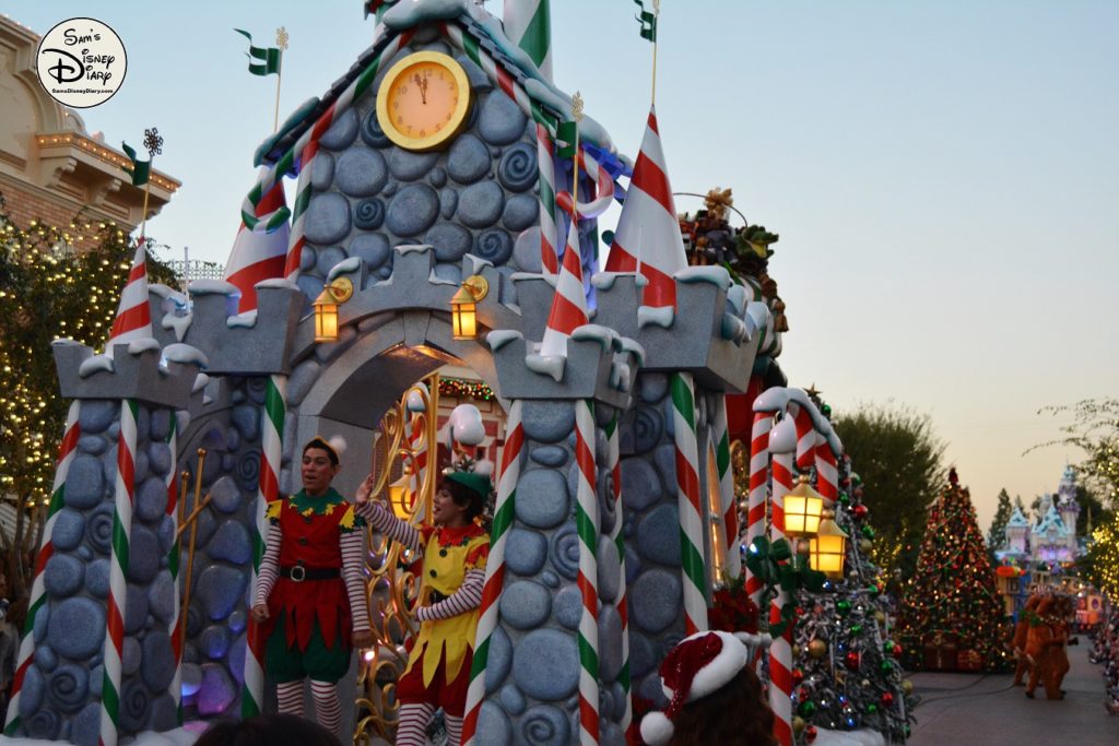 SamsDisneyDiary 82: Disneyland Christmas Fantasy Parade - A view down mainstreet