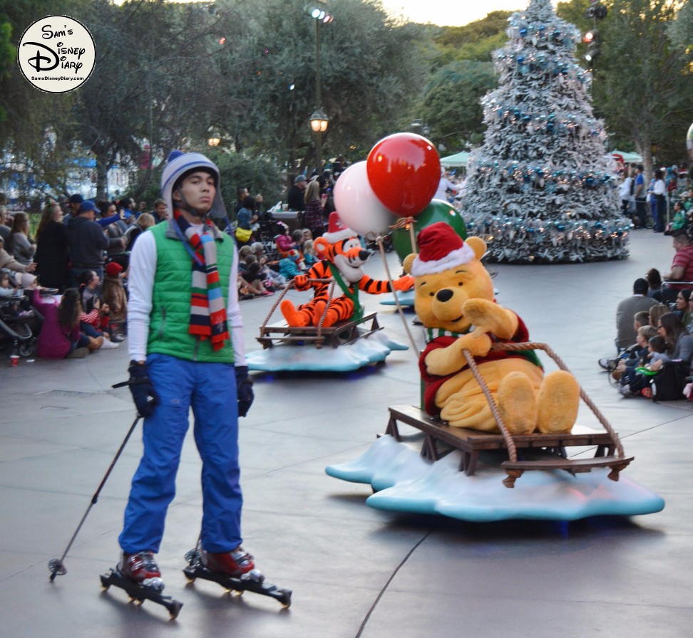 SamsDisneyDiary 82: Disneyland Christmas Fantasy Parade - Tigger and Pooh