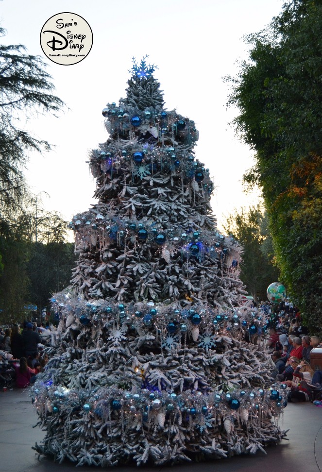 SamsDisneyDiary 82: Disneyland Christmas Fantasy Parade