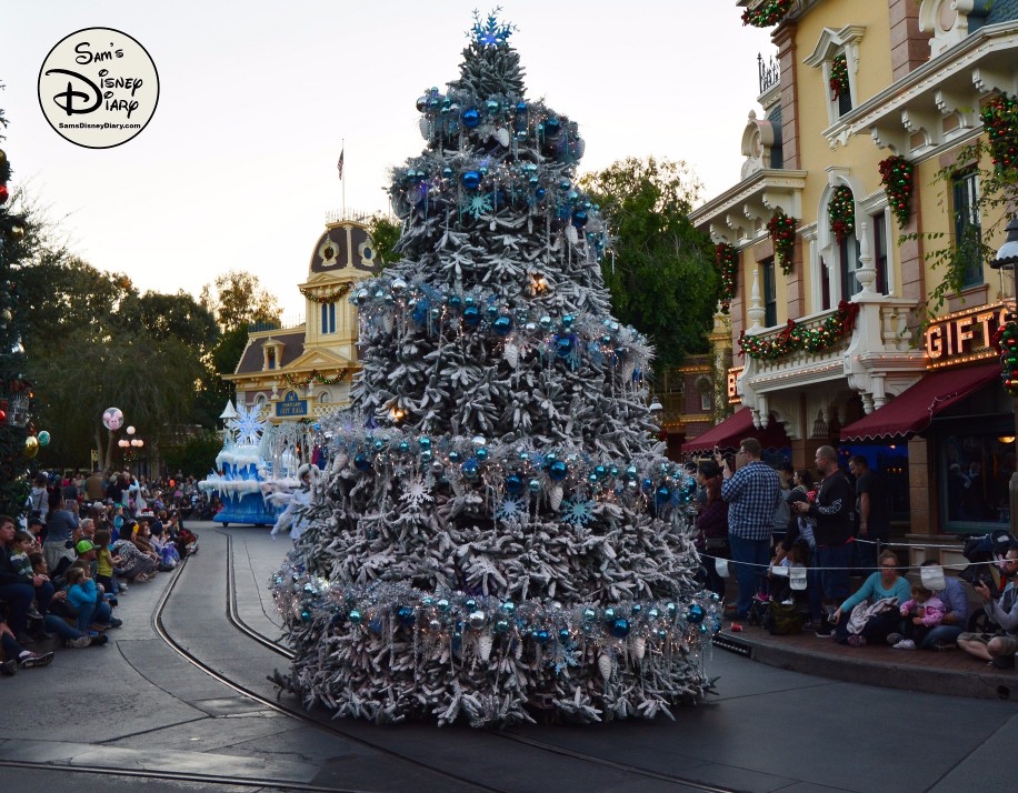 SamsDisneyDiary 82: Disneyland Christmas Fantasy Parade