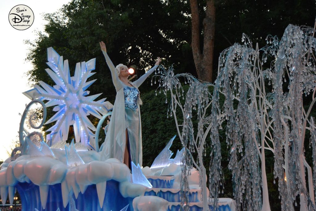 SamsDisneyDiary 82: Disneyland Christmas Fantasy Parade