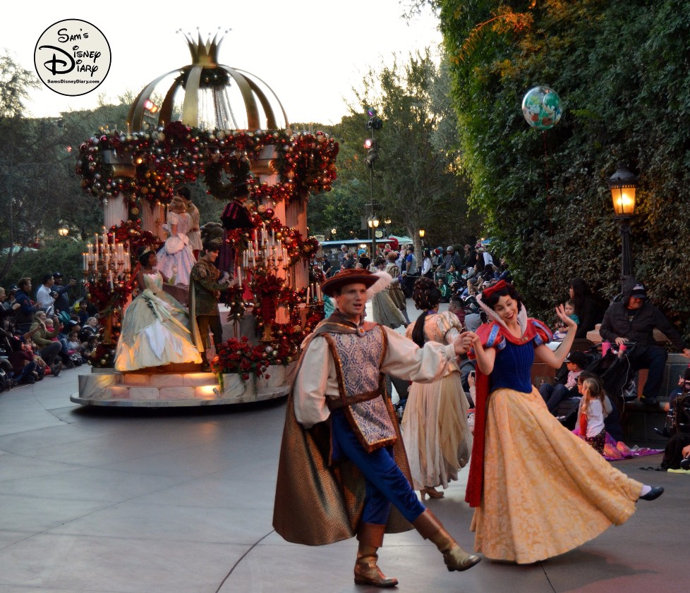 SamsDisneyDiary 82: Disneyland Christmas Fantasy Parade - Disney Princesses