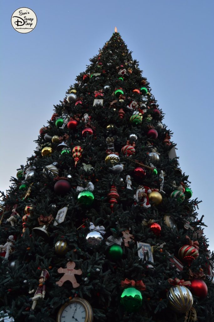 SamsDisneyDiary 82: Disneyland Christmas Fantasy Parade