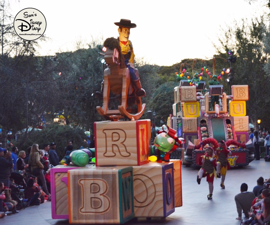 SamsDisneyDiary 82: Disneyland Christmas Fantasy Parade - Santa's Toyland -Woody
