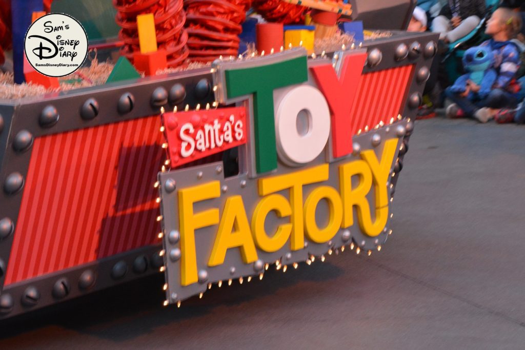 SamsDisneyDiary 82: Disneyland Christmas Fantasy Parade