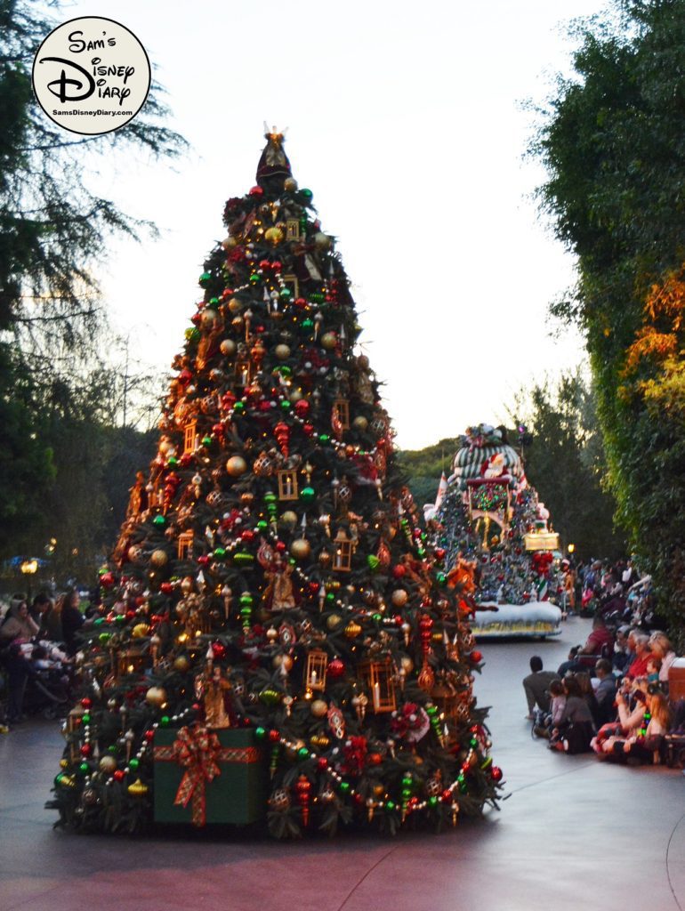 SamsDisneyDiary 82: Disneyland Christmas Fantasy Parade