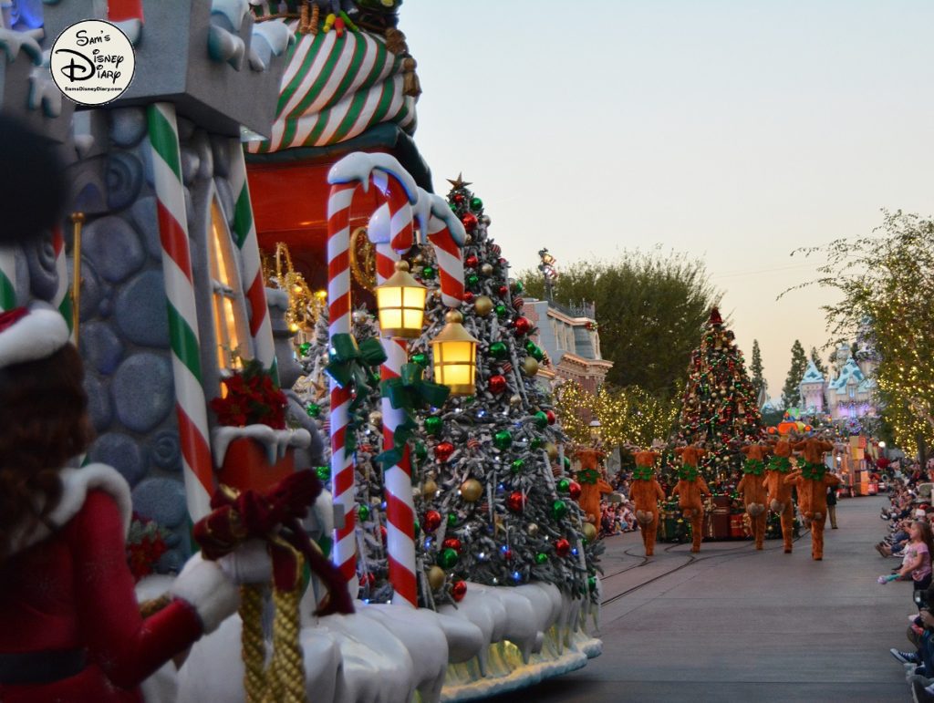 SamsDisneyDiary 82: Disneyland Christmas Fantasy Parade - Reindeer and Santa