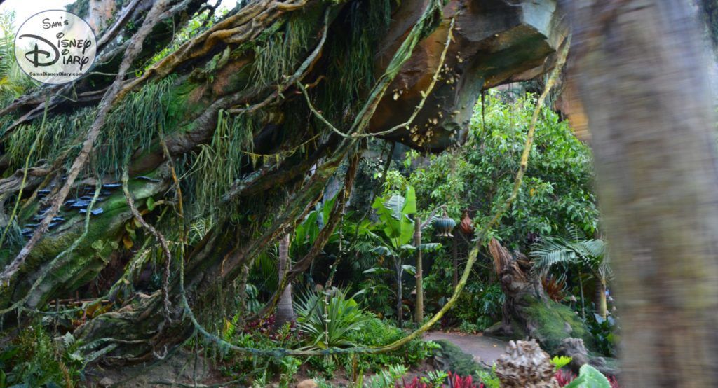 Even more interesting plant and animal life along the queue for The Na'vi River Journey