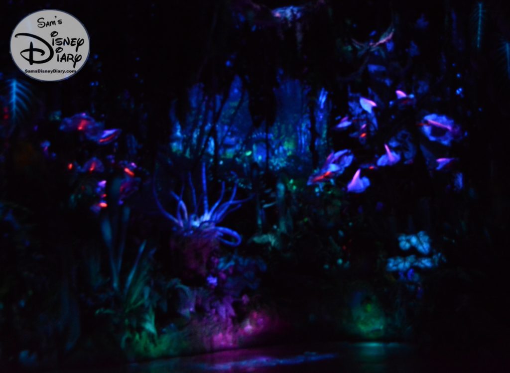 The Bioluminescent rainforest grows even more interesting as we journey deeper into the Na'vi River.