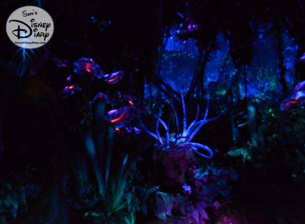 The Bioluminescent rainforest grows even more interesting as we journey deeper into the Na'vi River.