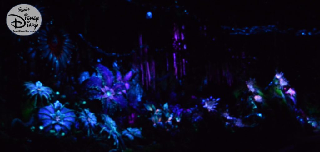 The Bioluminescent rainforest grows even more interesting as we journey deeper into the Na'vi River.