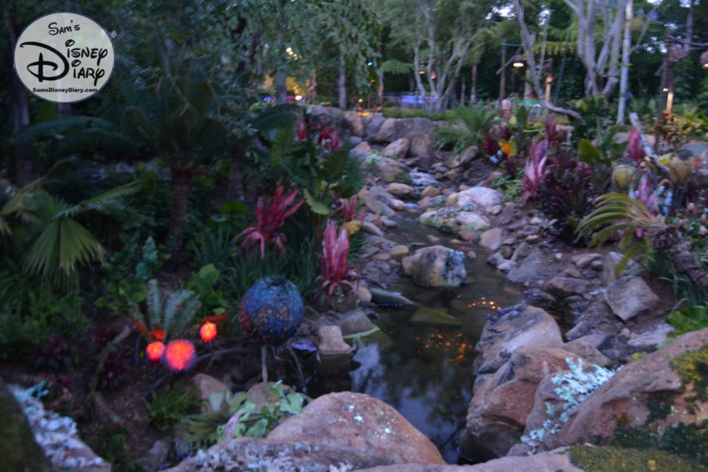 The Valley of Mo'ara offers unique views along with glowing plant and animal life