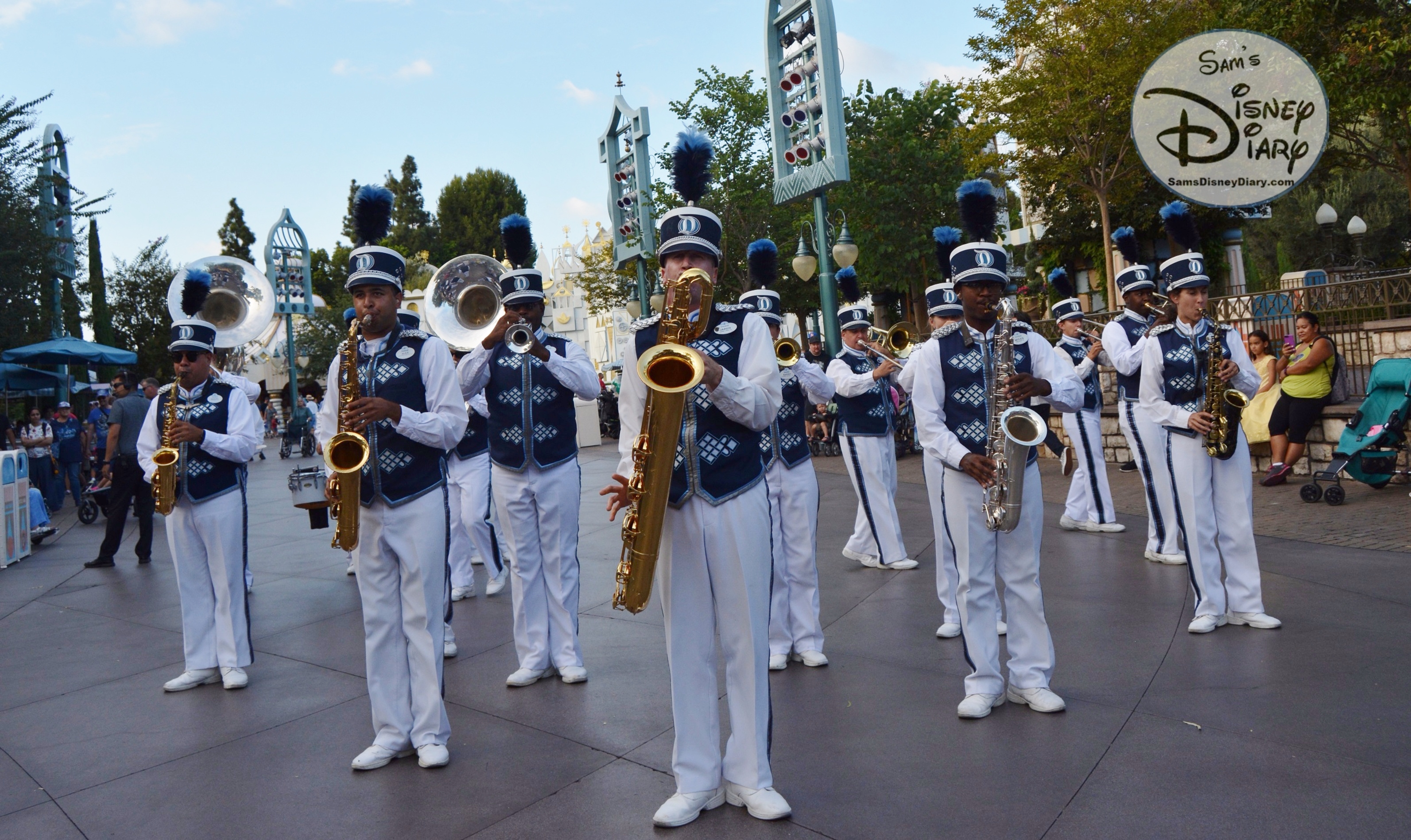 Sams Disney Diary Episode 98 - Rockin' with the Disneyland Band