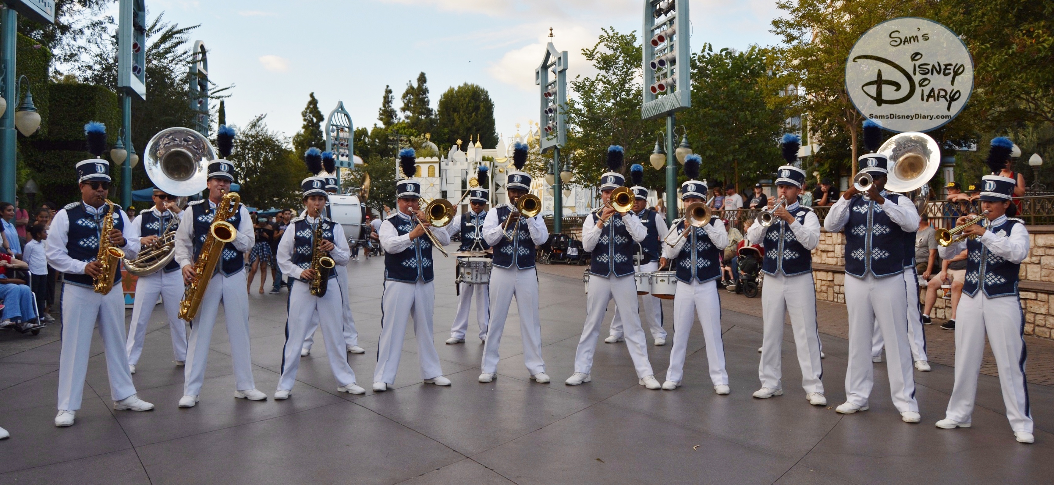 Sams Disney Diary Episode 98 - Rockin' with the Disneyland Band