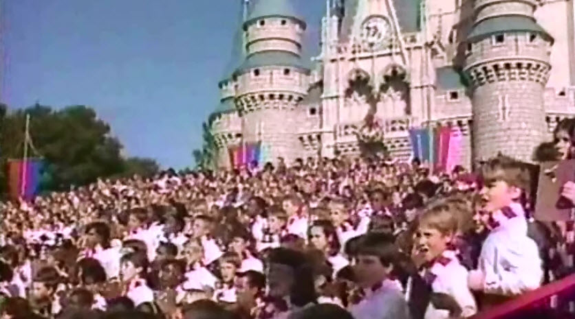 SamsDisneyDiary 101: The 1987 Walt Disney World Christmas Day Parade wraps up with Santa and a 1200 member children’s choir.