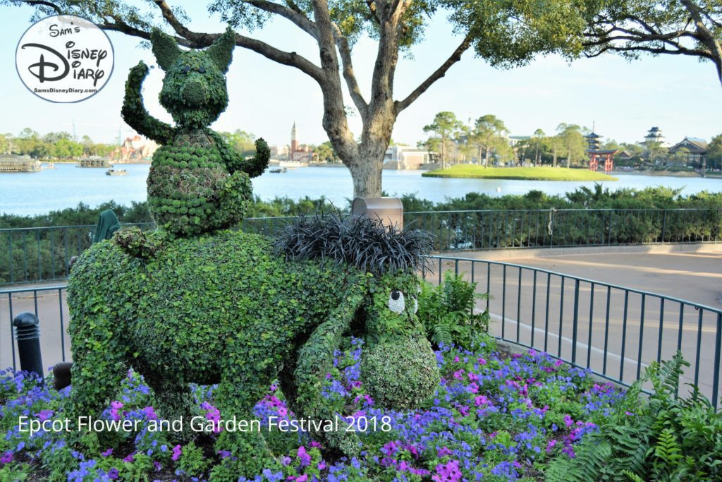 Sams Disney Diary Epcot Flower and Garden Festival 2018 - Topiaries - Piglet and Eyore