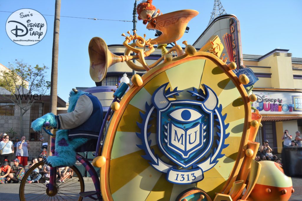 Sams Disney Diary #114: Pixar Parades - Disney California Adventure Pixar Pals Parade (2017)