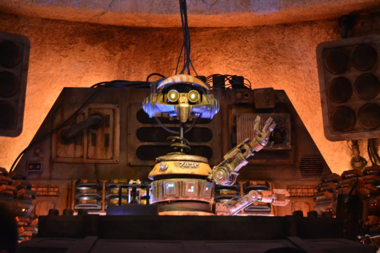 One Hour with DJ R-3X at Oga’s Cantina – From Star Tours Pilot to Batuu’s DJ (2019)