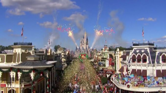 2013 Walt Disney World Christmas Day Parade 