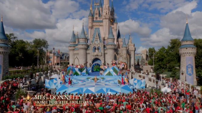 2019 Walt Disney World Christmas Day Parade | Matthew Morrison | Emma ...