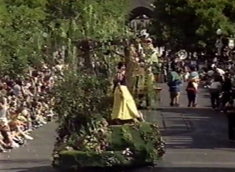 1987 Walt Disney World Easter Day Parade Snow White is Celebrating 50 Years