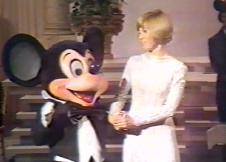 Sandy in Disneyland (1974)