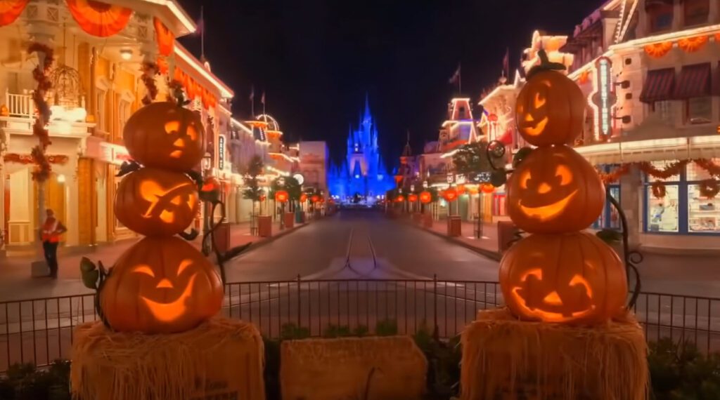 Decorating Disney Halloween Magic | Disneyland | Walt Disney World | Disney Cruise Lines | 2018