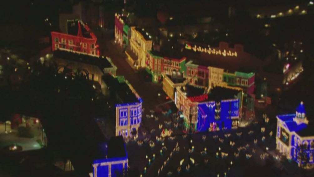 Disney Holiday Magic | Samantha Brown | Travel Channel | Disneyland | Walt Disney World | Christmas