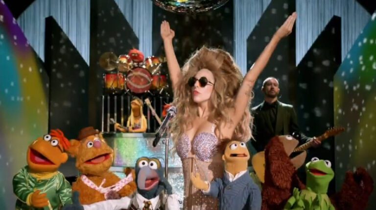 Lady Gaga and the Muppets Holiday Spectacular 2013