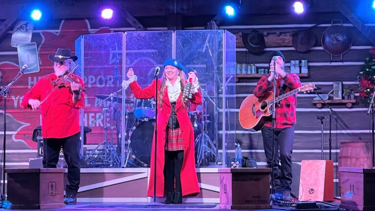 Walt Disney World | Epcot | Festival of the Holidays | World Showcase | Canadian Holiday Voyageurs