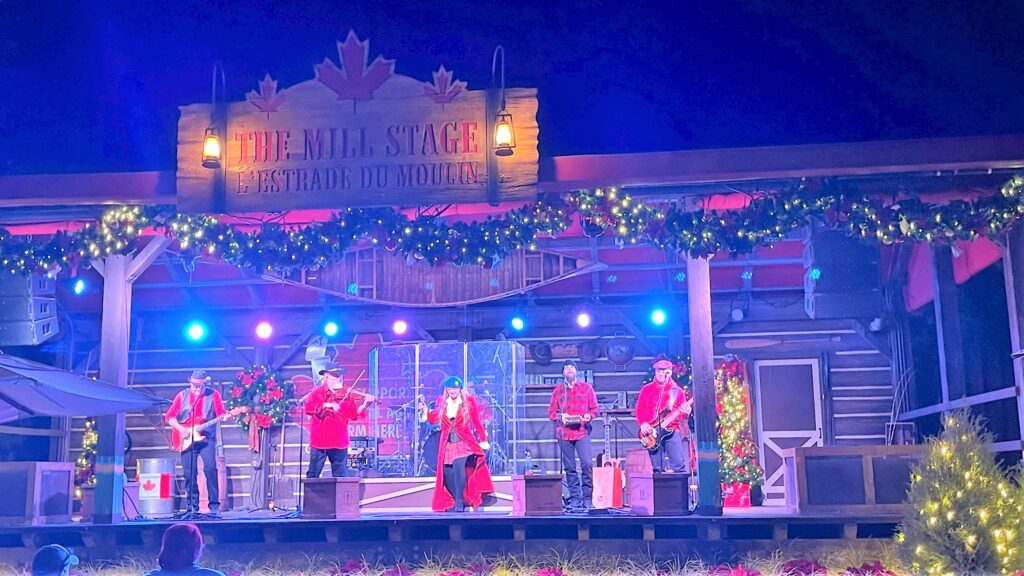 Walt Disney World | Epcot | Festival of the Holidays | World Showcase | Canadian Holiday Voyageurs