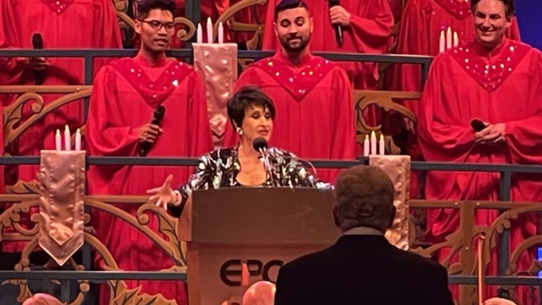 Walt Disney World | Epcot | Festival of the Holidays | Candlelight Processional | Chita Rivera