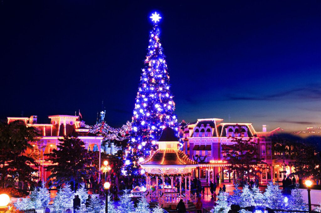 Disneyland Paris, Disney Enchanted Christmas returns from November 12, 2022 to January 8, 2023