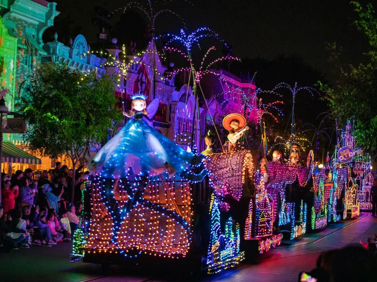 Celebrate 50 Years of Main Street Electrical Parade - Sam's Disney Diary