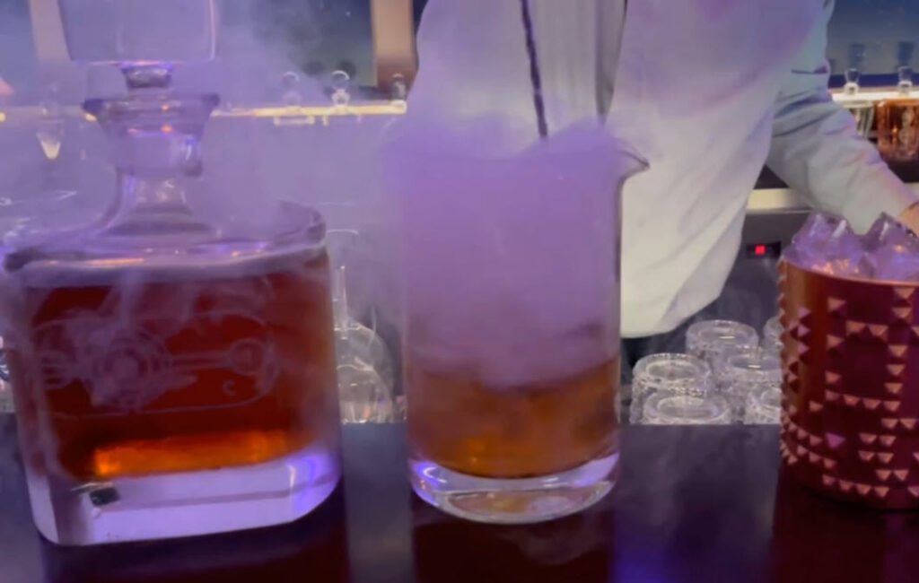 The Disney Wish | Star Wars Hyperspace Lounge | Signature Star Wars Drinks
