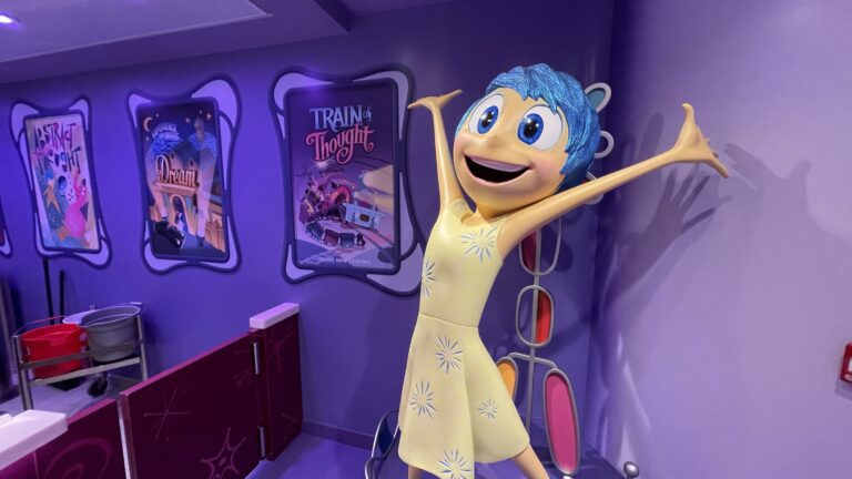 Inside Out Joyful Sweets | Disney Wish