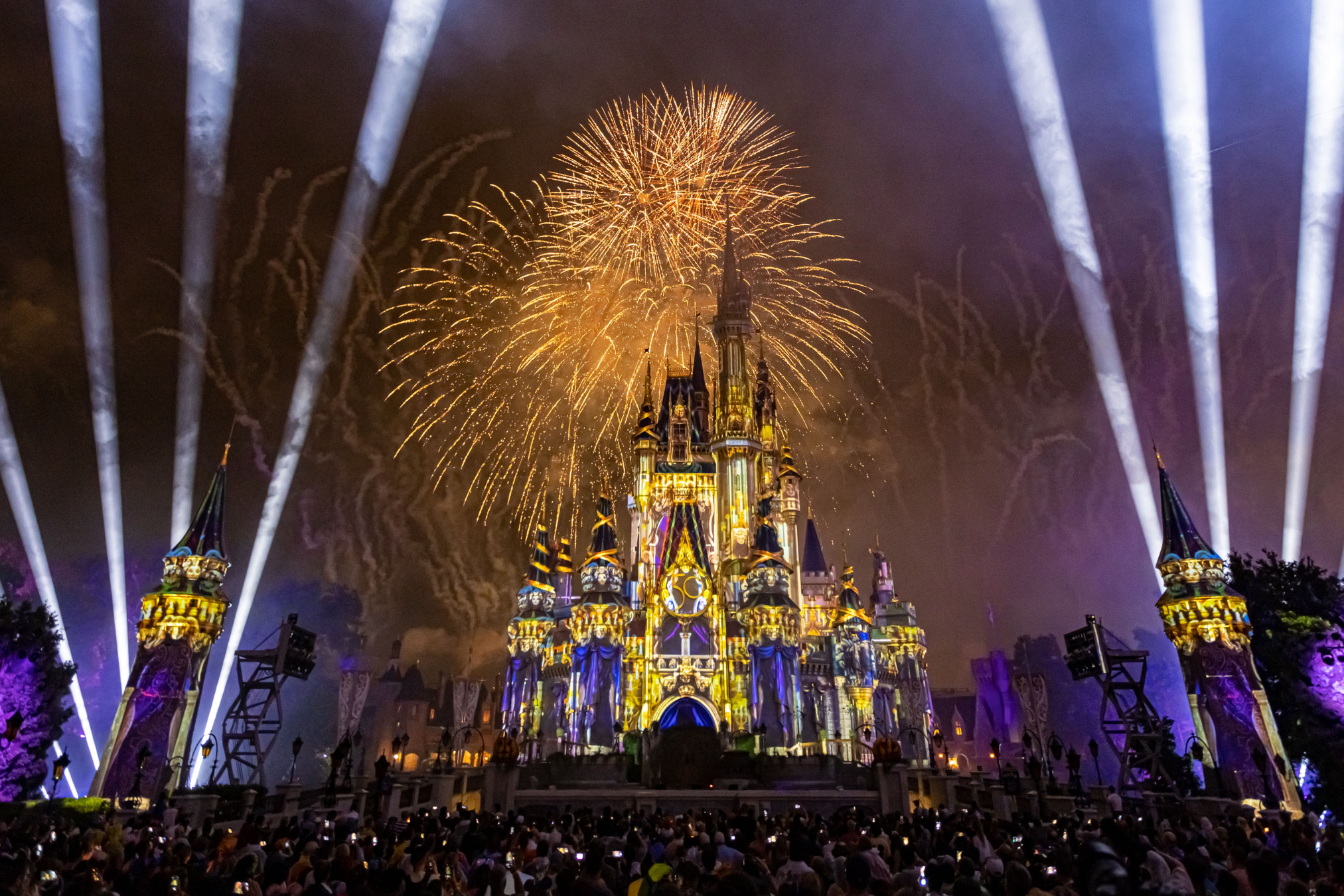 Halloween at Walt Disney World 2022 | Mickey's Not So Scary Halloween Party | Sam's Disney News