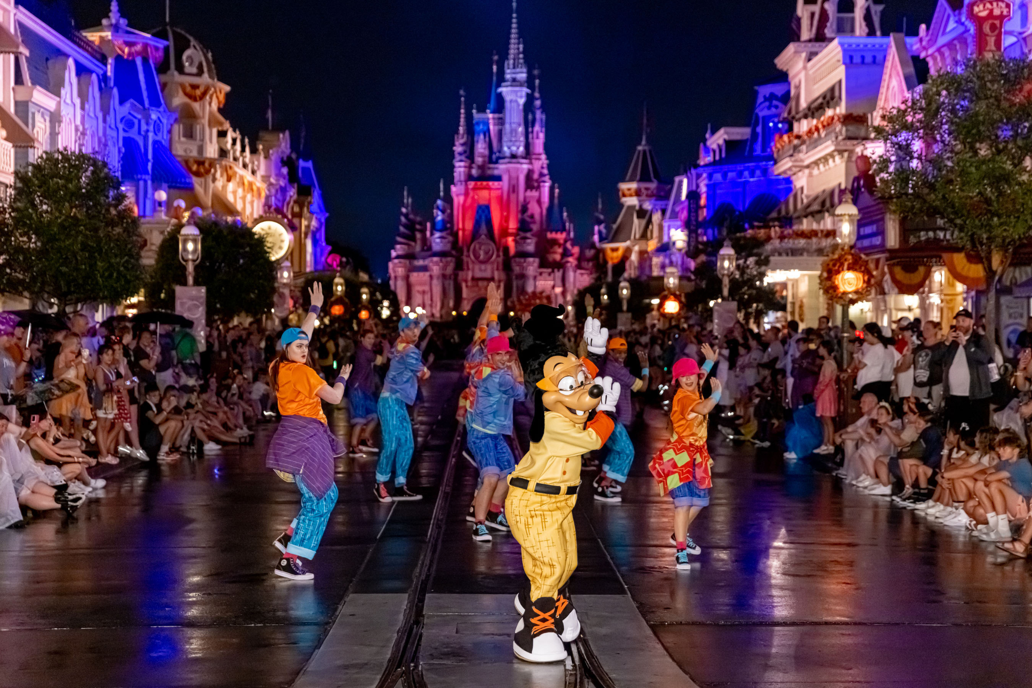 Halloween at Walt Disney World 2022 | Mickey's Not So Scary Halloween Party | Sam's Disney News